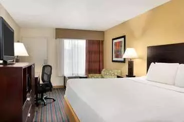 Hotelli Baymont By Wyndham Nashville Airport
