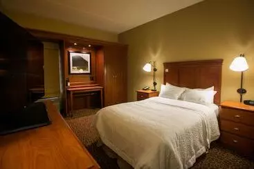 Отель Spark By Hilton Green Bay