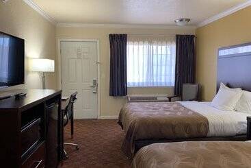 ホテル Quality Inn Ukiah