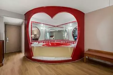 Otel Red Roof Inn And Suites Newark   University