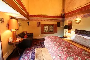 Alpenhof Bed And Breakfast