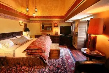 Alpenhof Bed And Breakfast