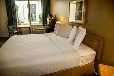 בית מלון כפרי Baymont By Wyndham Fargo