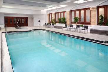 فندق Embassy Suites By Hilton Orlando North