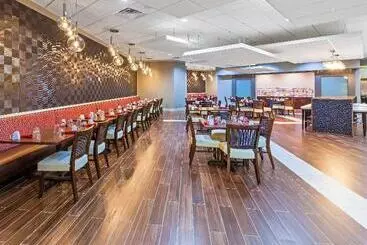 فندق Holiday Inn Tyler   Conference Center, An Ihg