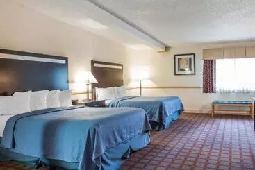 בית מלון כפרי Quality Inn Near Mammoth Mountain Ski Resort