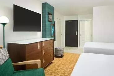 Отель Waikiki Malia