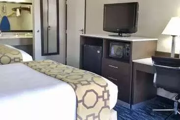 Hotel Baymont By Wyndham Port Arthur   Groves Area