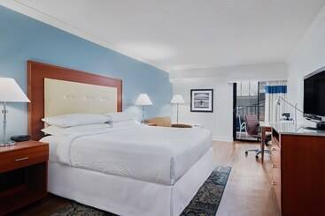 فندق Four Points By Sheraton Richmond Airport