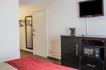 酒店 Norwood Inn & Suites North Conference Center