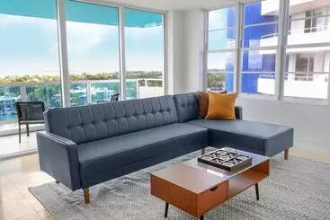 Отель Seacoast Suites On Miami Beach