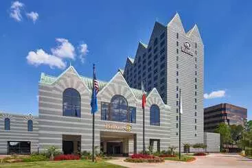 هتل Hilton Houston North