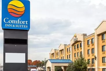 Otel Comfort Inn & Suites
