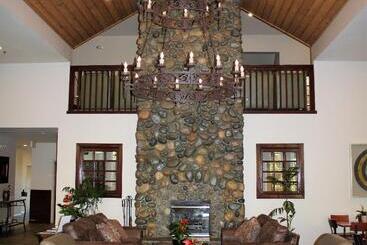 בית מלון כפרי Forest Suites Resort At The Heavenly Village