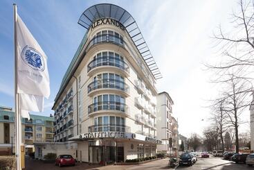 Отель Alexander Am Zoo