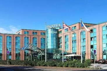 Отель Amadeus Frankfurt