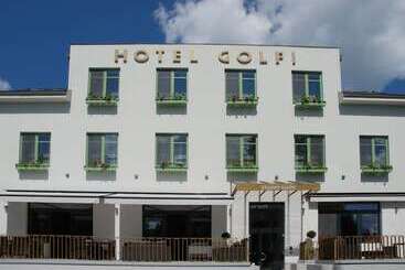 Hotel Golfi