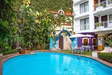 Отель Los Arcos Suites