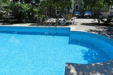 Отель Hilde Green House