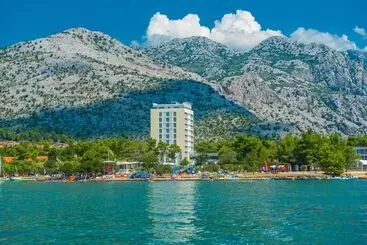 هتل Bluesun Holiday Village Alan