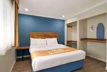 בית מלון כפרי Days Inn & Suites By Wyndham San Diego Sdsu