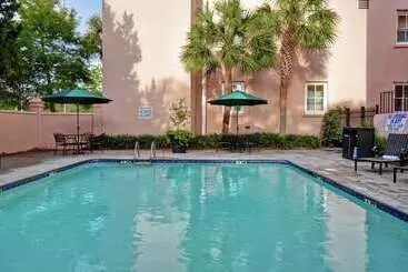 ホテル Embassy Suites By Hilton Charleston Historic District