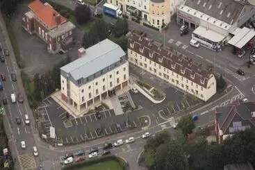 Belmore Court & Motel