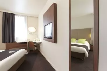 ホテル Campanile Cergy Pontoise