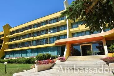 Hotel Ambassador Free Parking