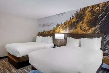 فندق Clarion Pointe Charlottesville