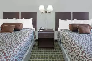 Отель Days Inn By Wyndham Market Center Dallas Love Field