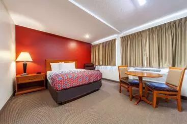 Отель Econo Lodge