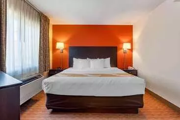 هتل Comfort Inn & Suites