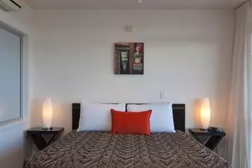 فندق على الطريق The Reef Resort