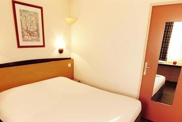 ホテル Kyriad Direct Saint Dizier