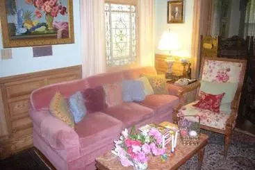 هتل Blooming Garden Inn