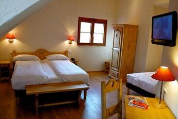 Hotel The Originals Boutique, Hôtel La Ferme Du Pape, Eguisheim