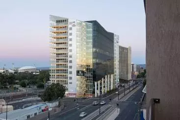 Otel Adelaide Riviera