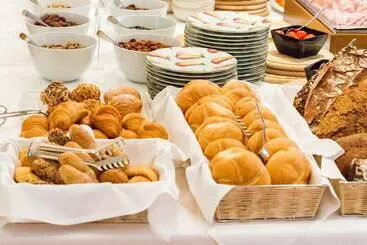 Отель Schloss Leonstain