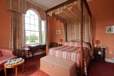 هتل Corse Lawn House