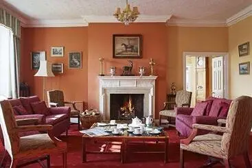 هتل Corse Lawn House