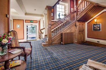 Hotel Cringletie House