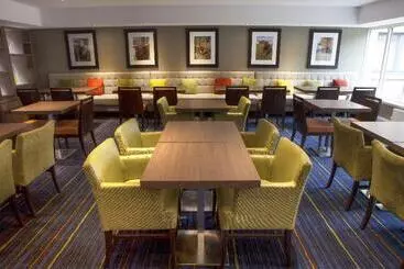 هتل Holiday Inn Express Edinburgh Airport, An Ihg