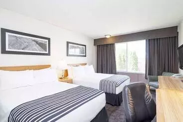 בית מלון כפרי Sandman Inn Mcbride