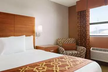 فندق Travelodge By Wyndham Windsor