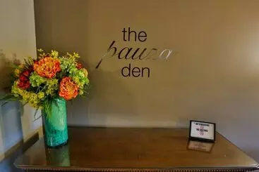 בית מלון כפרי Travelway Inn Sudbury