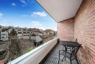 Victoria Regent Waterfront Hotel & Suites