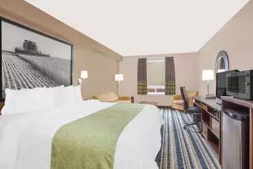 Мотель Super 8 By Wyndham Brandon Mb