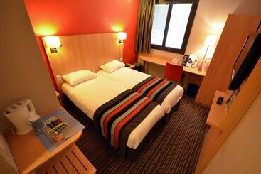 Hotel Kyriad Dijon Est  Mirande