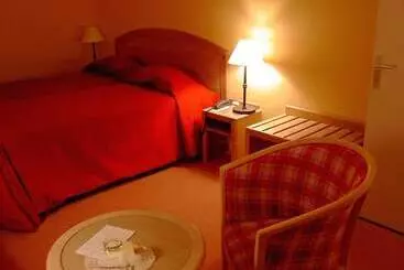 هتل Hôtel Du Théâtre Centre Historique Parking Souterrain Gratuit